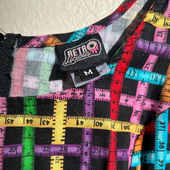 Retrolicious measuring tape colorful skirt - Picture 6 of 7